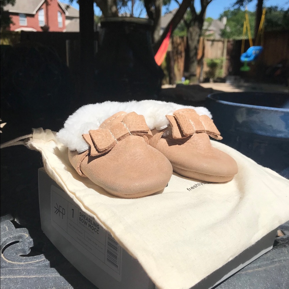 Freshly Picked Shearling Bow Mocc